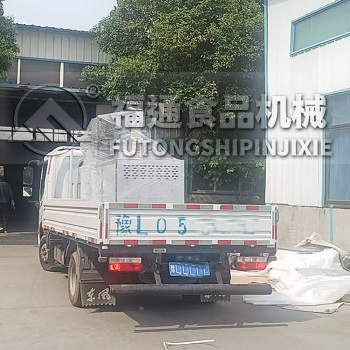 內(nèi)蒙客戶(hù)訂購(gòu)全自動(dòng)奶酪壓塊機(jī)一臺(tái)